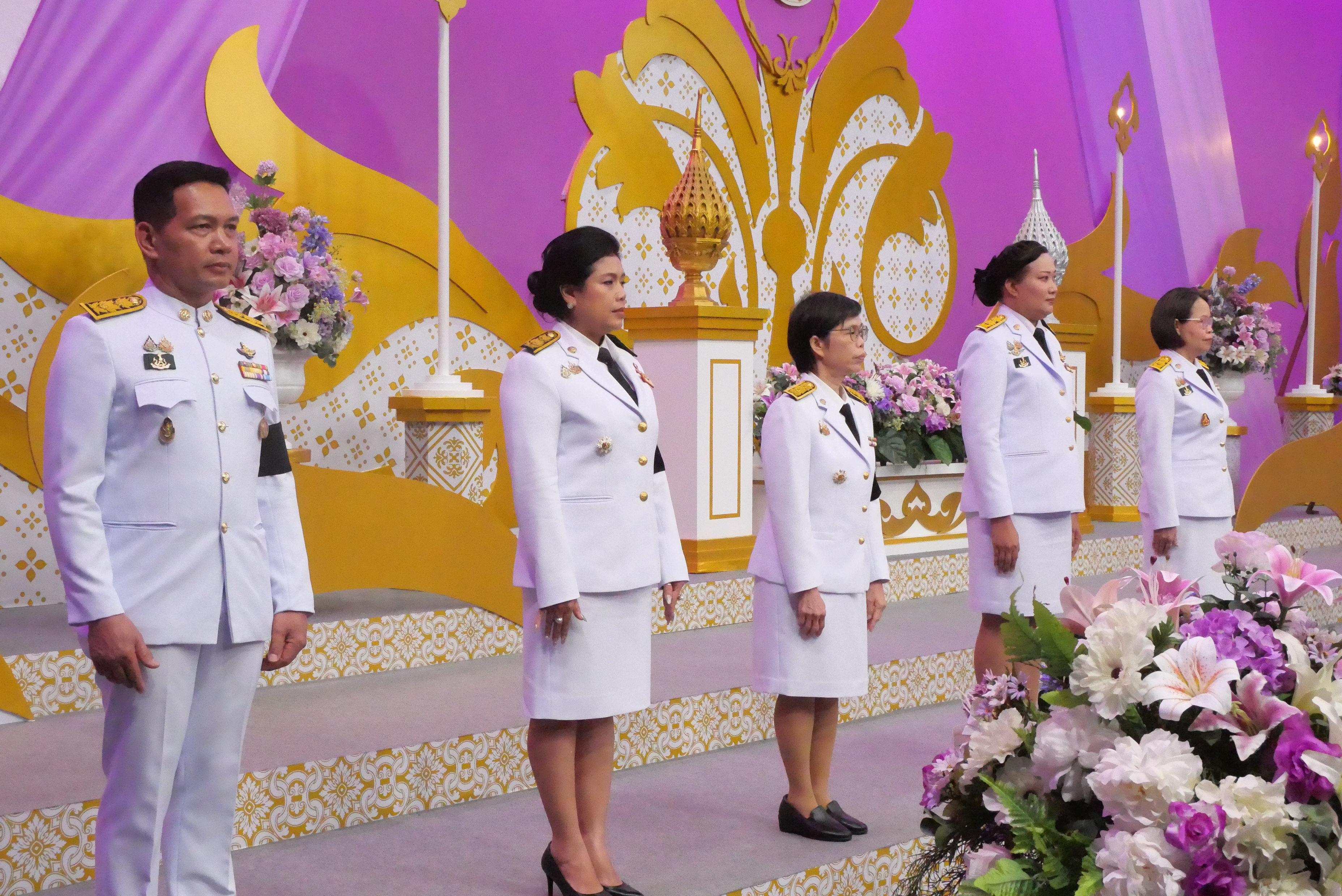title - คณะผู้บริหาร ส.ป.ก. บันทึกเทปถวายพระพรชัยมงคล สมเด็จพระนางเจ้าสุทิดา พัชรสุธาพิมลลักษณ พระบรมราชินี เนื่องในโอกาสวันเฉลิมพระชนมพรรษา 48 พรรษา